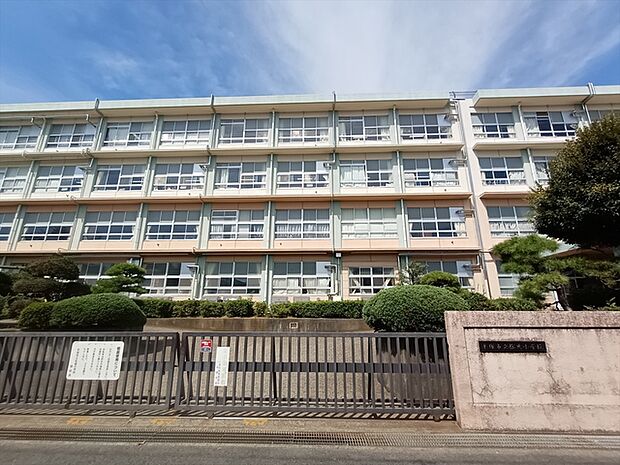 平塚市立松延小学校(200m)
