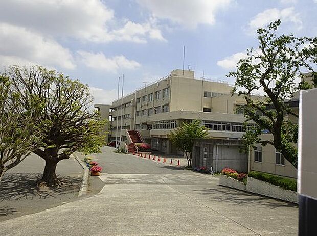 厚木市立戸室小学校（850m）