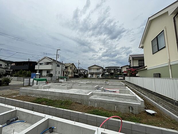 洗面台は、洗礼されたデザイン+清潔感を保ちやすいフルフラットカウンター。