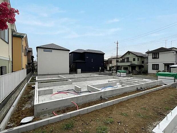 リビング上部吹抜けのため、より開放感を感じていただけます。