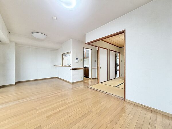 LDKは13.9帖になります。また、本物件は、環境とお財布に優しい「都市ガス」を採用しております。こちらの物件を夢のマイホームにいかがでしょうか。