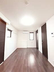 ル・プティシュ 1階ワンルームのリビング/ダイニング