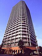 日暮里駅より徒歩6分 築24年5ヶ月 28階建の賃貸物件