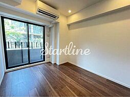 東京メトロ副都心線 明治神宮前駅 徒歩9分の賃貸マンション 地下1階1Kのリビング/ダイニング