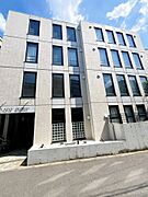 東大前駅より徒歩6分 築9年8ヶ月 4階建の賃貸物件