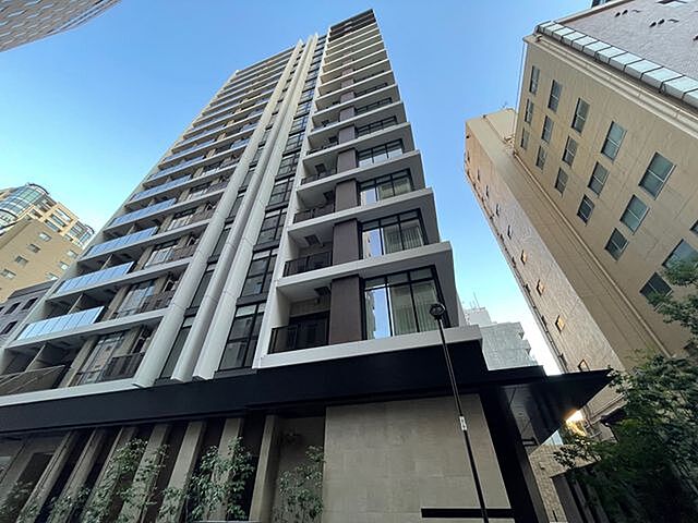 6 / 21
