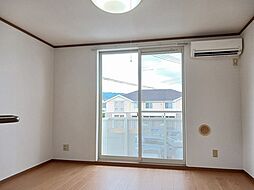 JR鹿児島本線 川内駅 バス13分 育英小入口下車 徒歩3分の賃貸アパート 2階1LDKのリビング/ダイニング