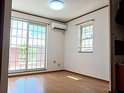 JR鹿児島本線 川内駅 バス13分 育英小入口下車 徒歩6分の賃貸アパート 2階2LDKのリビング/ダイニング