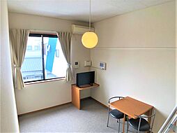 JR鹿児島本線 鹿児島中央駅 バス20分 紫原4丁目下車 徒歩2分の賃貸アパート 2階1Kのリビング/ダイニング