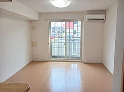 JR鹿児島本線 川内駅 バス13分 育英小入口下車 徒歩4分の賃貸アパート 1階ワンルームのリビング/ダイニング