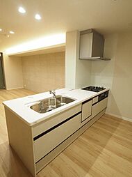 鹿児島市電1系統 荒田八幡駅 二中通駅　徒歩16分、　鹿児島下車 徒歩13分の賃貸マンション 1階3LDKのリビング/ダイニング