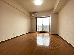 鹿児島市電1系統 南鹿児島駅前駅 消防訓練センター前下車 徒歩15分の賃貸マンション 4階1Kのリビング/ダイニング