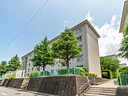 金山駅より徒歩8分 築57年 5階建の賃貸物件