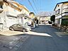 その他：東側6ｍ公道の様子です。子育て世帯やゆったりと暮らしたい方にお勧めの住環境です。お車での移動がしやすい住環境です。