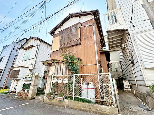 落ち着いた雰囲気が漂う住宅街。ゆったりと暮らしたい方にもおすすめしたい、静かで心地良い住環境になっております。皆様のお問い合わせお待ちしております！