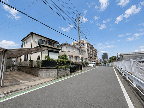 子育てファミリーはもちろん、ゆったりと暮らしたい方にもおすすめしたい、落ち着いた住環境になっております。