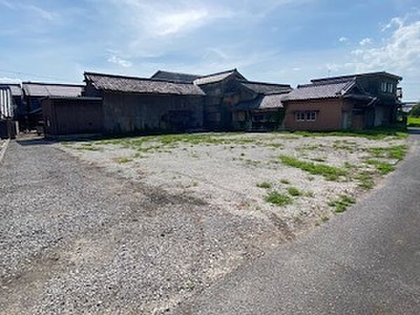 裏手　駐車場　　　　　　　　　農地転用済み