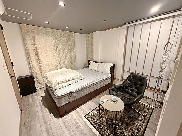 主寝室にオススメの2階7.0帖。居室専用トイレ、シャワールーム付き！