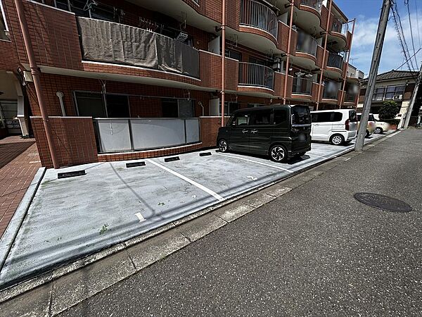 駐車場あり（空き状況は担当者にご確認ください）