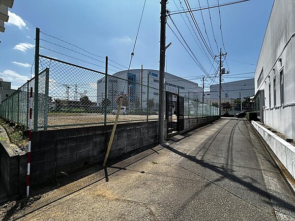 西側歩道も整備されております