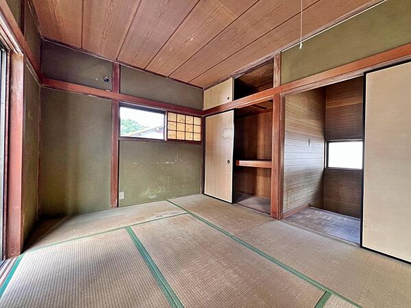 2階6畳の和室の様子です