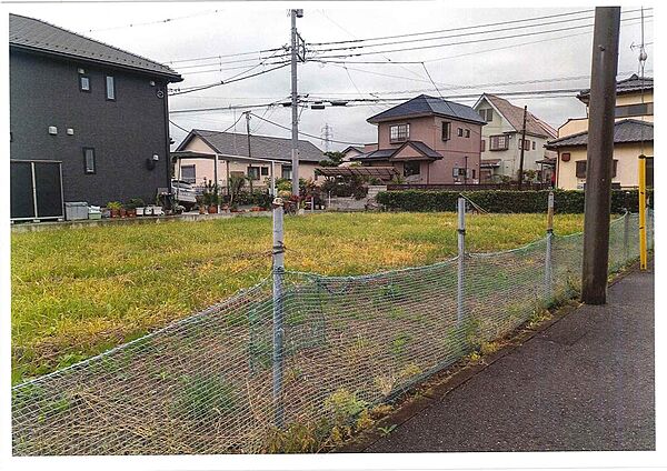 北側から見た外観
