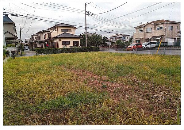東側から見た外観