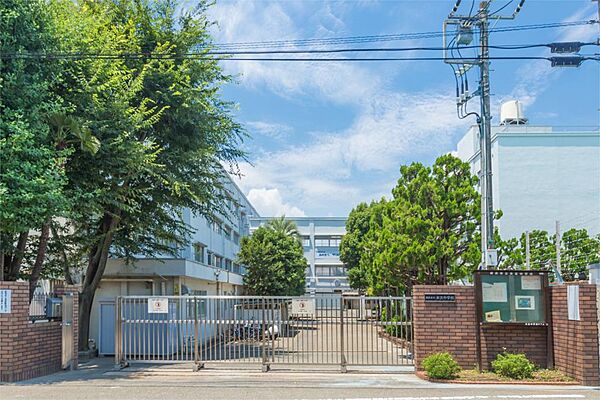 横浜市立末吉中学校（680m）