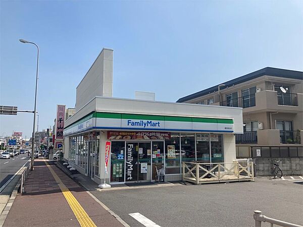 ファミリーマート 鶴見旭台店（450m）