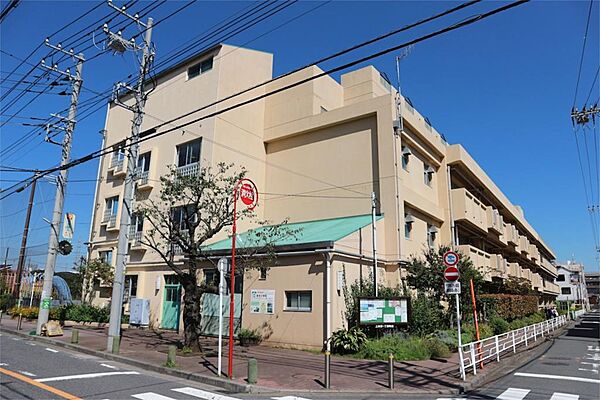 横浜市立末吉小学校（870m）