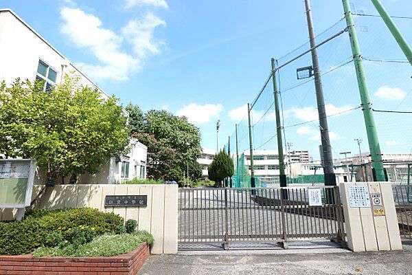 横浜市立鶴見中学校（350m）
