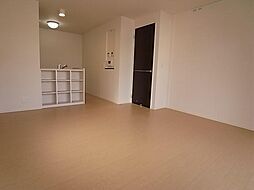 フローリッシュ 1階1LDKのリビング/ダイニング