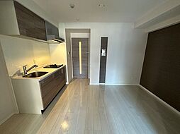 フォレ・リビエール磯辺通 4階1DKのリビング/ダイニング