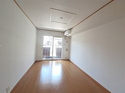 シャトレ小竹 3 1階1LDKのリビング/ダイニング