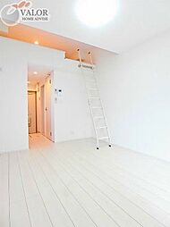 リブリ・スターコート 105 1階ワンルームのリビング/ダイニング