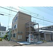 生麦駅より徒歩6分 築9年4ヶ月 3階建の賃貸物件