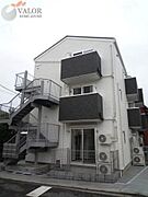 鶴見駅より徒歩12分 築9年11ヶ月 3階建の賃貸物件