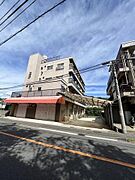 鶴見駅よりバス14分 徒歩2分 2階 築52年5ヶ月の賃貸物件