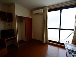 JR横浜線 橋本駅 バス9分 二本松下車 徒歩3分の賃貸アパート 2階1Kのリビング/ダイニング