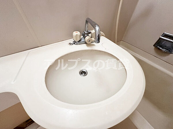 画像12:身支度に便利な洗面台