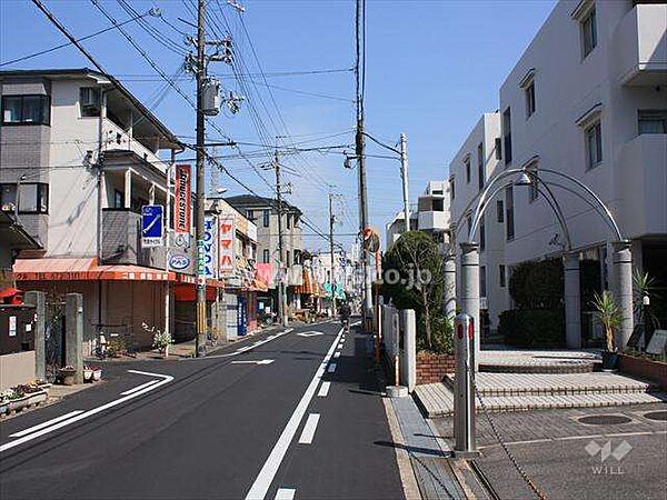 敷地北側の前面道路