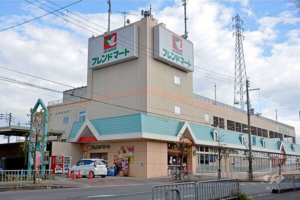 フレンドマート(高槻美しが丘店)の外観