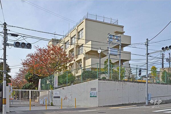 日吉台小学校[公立]の外観