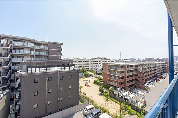 バルコニーからの眺め（南西方向）［2026年7月30日撮影］
