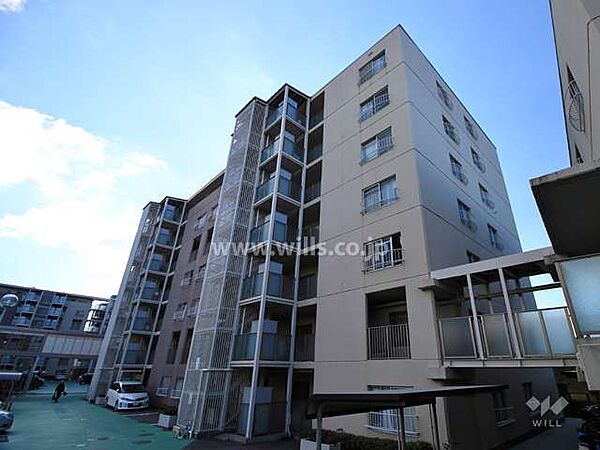 コープ野村高槻の外観（南西側から）
