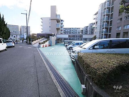 駐車場出入り口
