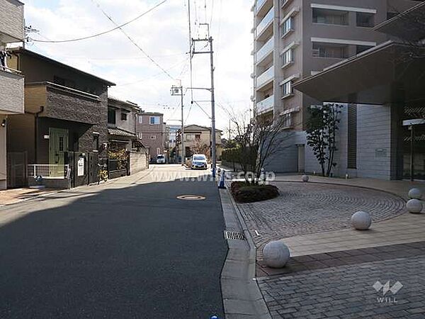 エントランス前の道路
