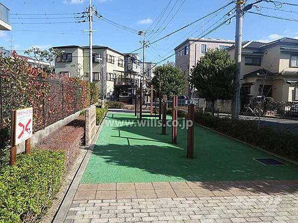隣接する公園