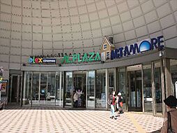 駅前 お買い物施設です。