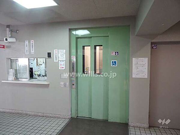 エレベーター付です。